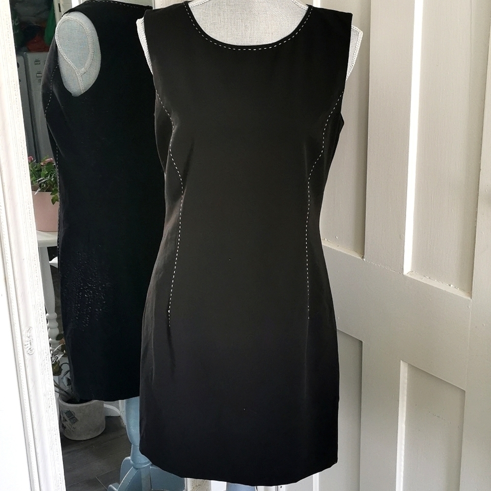 Jax little black dress with black and white stitching. Size 10. EUC